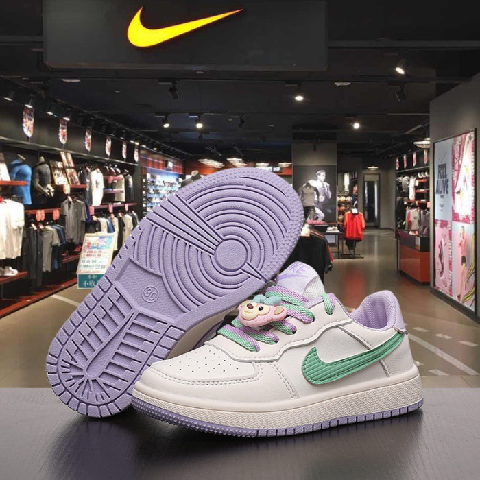 nike shoes bear 2